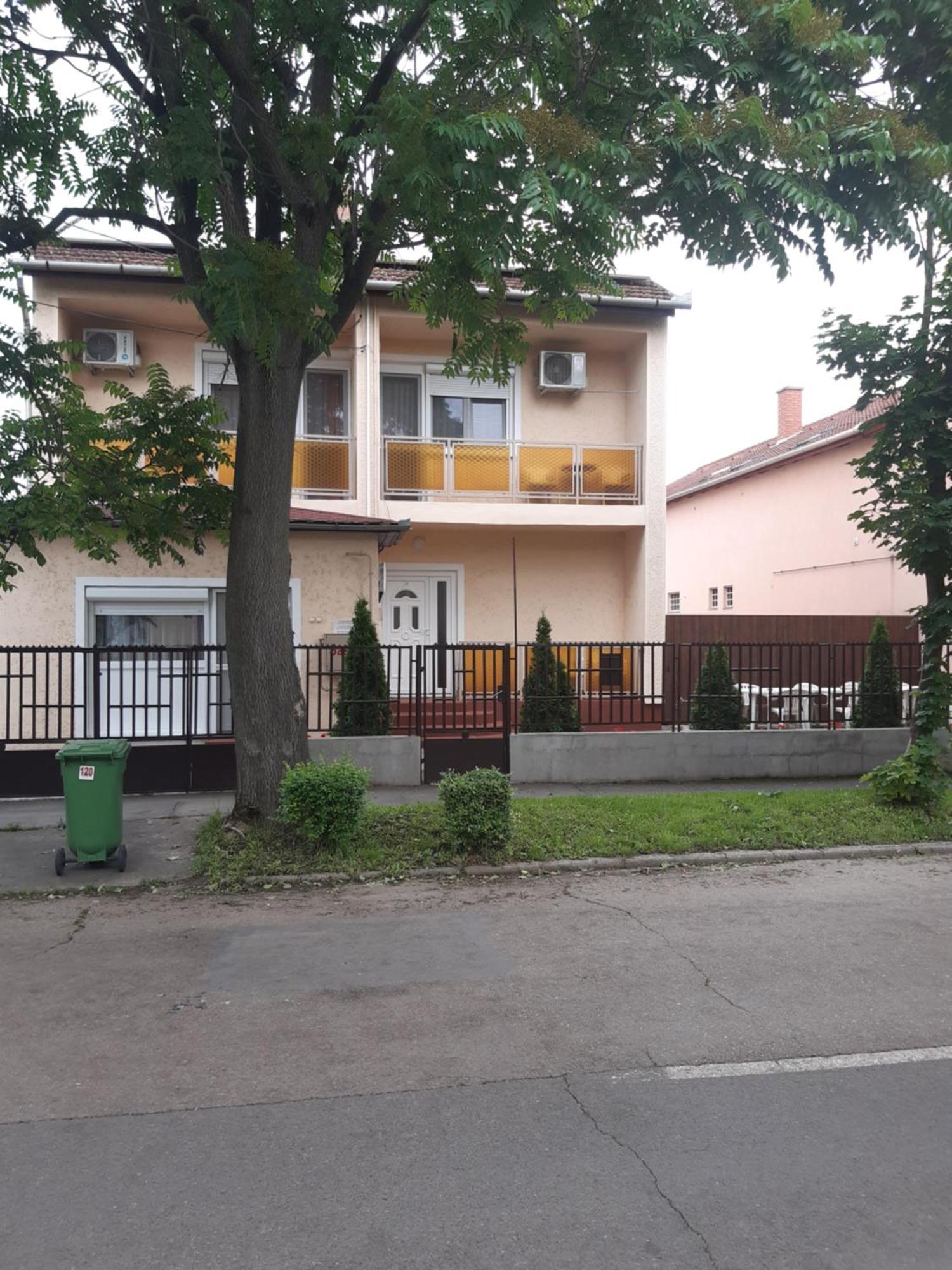 Apartamento Sasfeszek Hajdúszoboszló Exterior foto